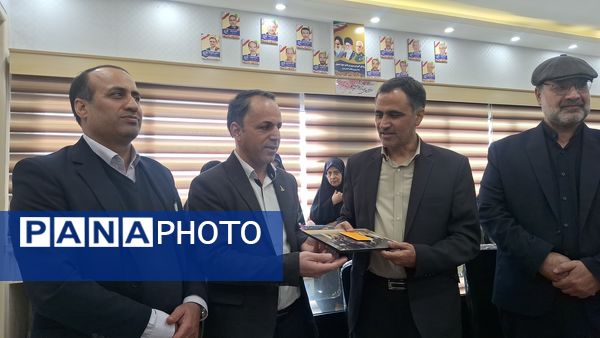آیین تکریم و معارفه مدیر آموزش و پرورش ناحیه۴ استان اصفهان