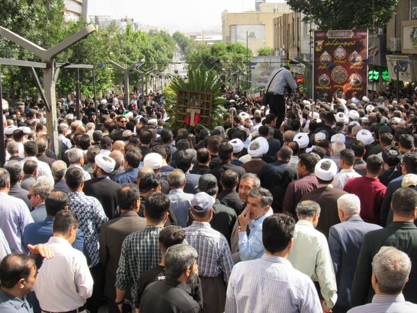 خروش بی‌نظیر سنندج در بدرقه شهید آسمانی رضا بسطامی