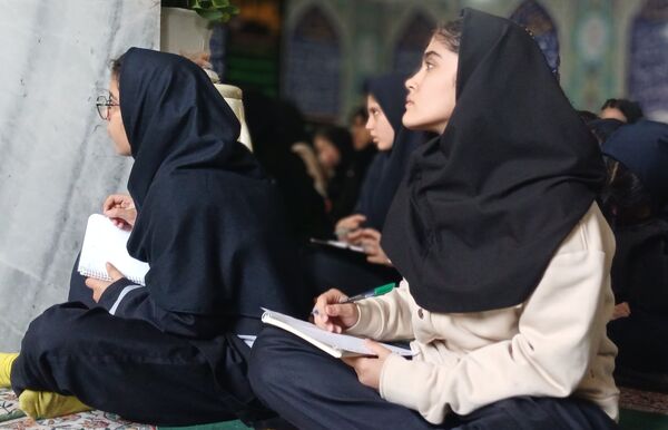 برگزاری طرح آگاهی‌های حقوقی و زنگ پیشگیری در دبیرستان شهید شهلایی ناحیه 3 کرج 