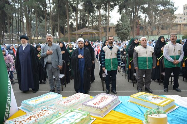 حضور خادمان رضوی در مدرسه قدر بهارستان‌دو