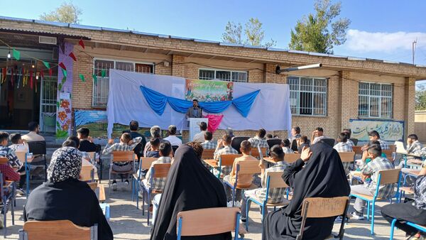 جشن جوانه ها در دبیرستان نمونه دولتی شهید حاج قاسم سلیمانی بن 