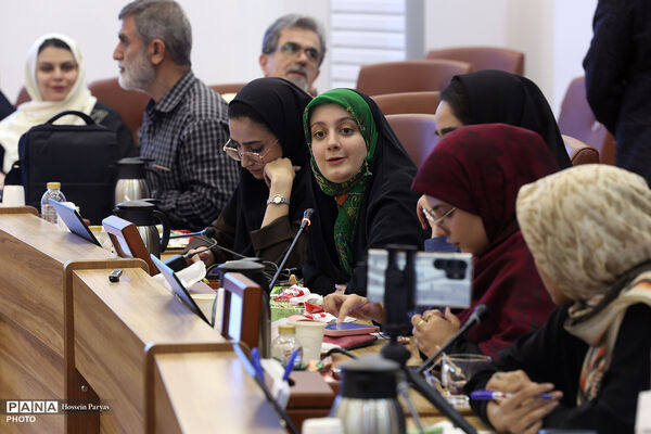 نشست خبری آغاز آموزش هوش مصنوعی به معلمان سراسر کشور