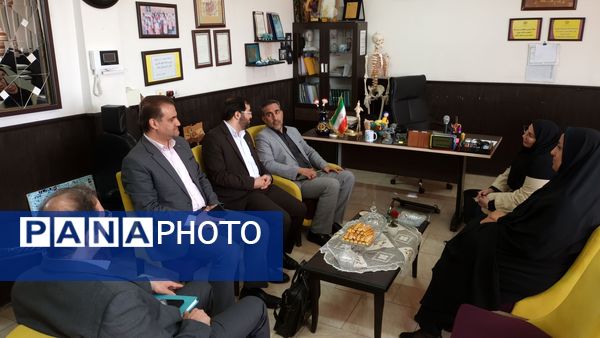 برگزاری افتتاحیه نمایشگاه مشاغل در هنرستان نور،ملارد 