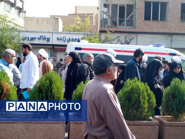 تشیع پیکر مطهر شهید عباس نیلفروشان با حضور پر شور مردم