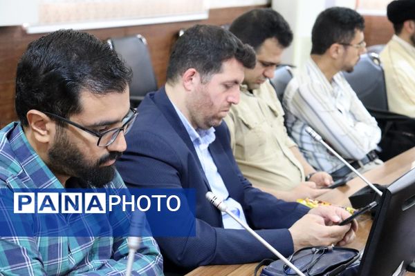 تجلیل از ۴۰ معلم برگزیده قرآن و عترت منطقه ۱۴ تهران در جشن باشکوه غدیر