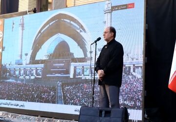 رهبر شهید انقلاب، معلمی دلسوز و فداکار برای مردم بود