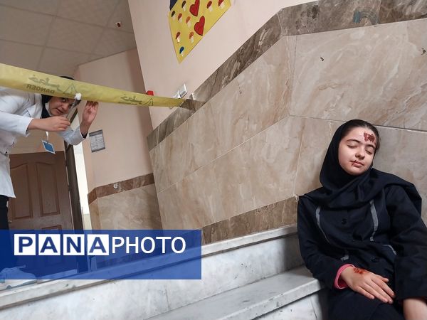 اجرای طرح مانور زلزله در دبیرستان سرافرازان