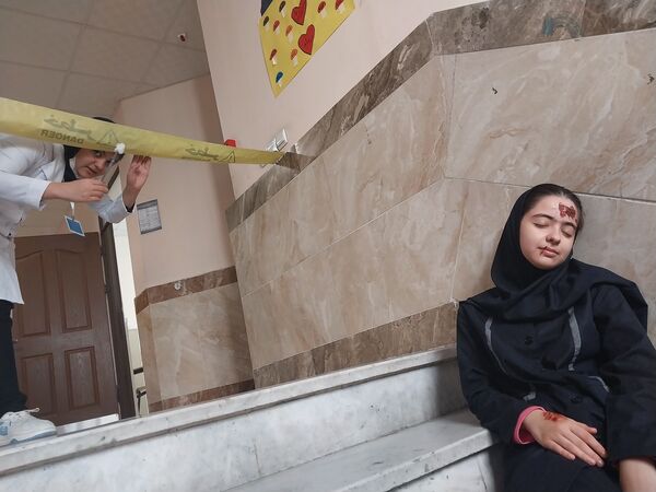 اجرای طرح مانور زلزله در دبیرستان سرافرازان