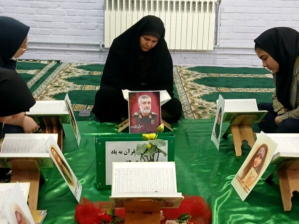 محفل انس با قرآن در دبیرستان دخترانه فاطمیه 