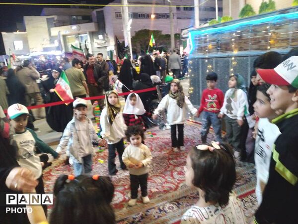 تجمع مردمی در میدان یاقوت ؛ هم‌صدایی مردم برای دفاع از خاک ایران