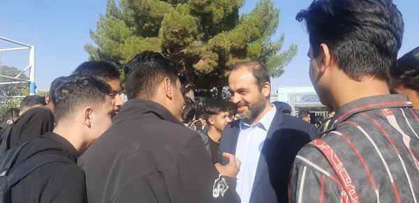زنگ مهر در دبیرستان شاهد ابوذر غفاری نیشابور به صدا در آمد 
