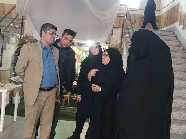 بازدید معاون پرورشی و تربیت بدنی ناحیه سه از دبیرستان مصلی‌نژاد ام البنین 