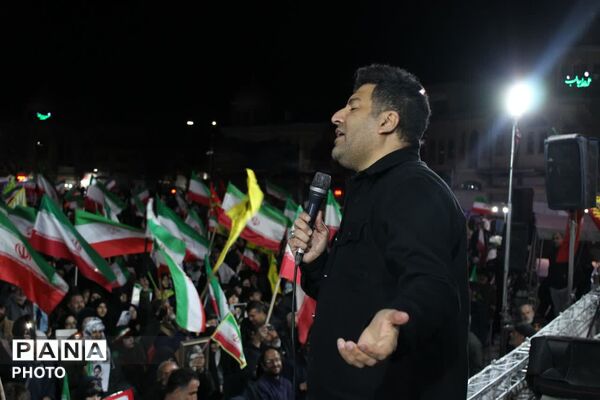 اجتماع بزرگ خانواده معظم شهدا و ایثارگران همراه با مردم در همدان 