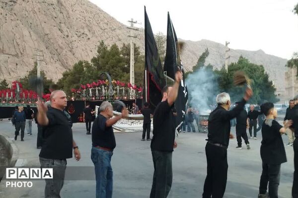 نوجوانان زرقانی؛ پرچم‌داران کوچک عزای حسینی