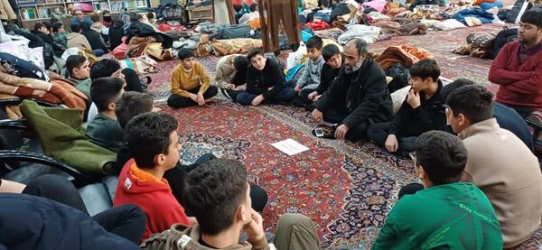 اعتکاف دانش‌آموزی در مرند با حضور حجت‌الاسلام بختیار بایرام اُف