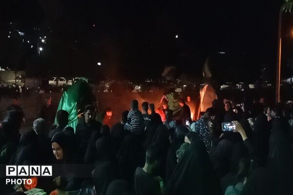 مراسم نمادین آتیش زدن خیمه ها در حسینیه شهدای شهر بار 