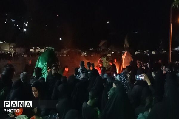 مراسم نمادین آتیش زدن خیمه ها در حسینیه شهدای شهر بار 