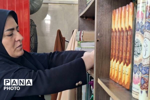 غبارروبی مساجد به مناسبت آغاز ماه مبارک رمضان توسط دانش‌آموزان ناحیه دو شهرری 