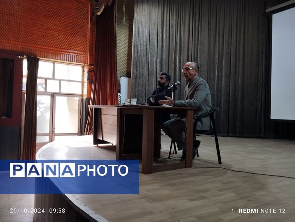 جلسه هم اندیشی و نشست توجیهی مدیران مدارس شهرستان ورامین