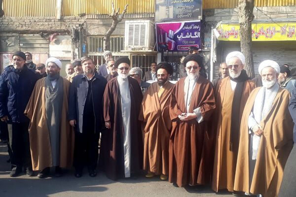 حضور اقشار مختلف شهرری در جشن پیروزی انقلاب 