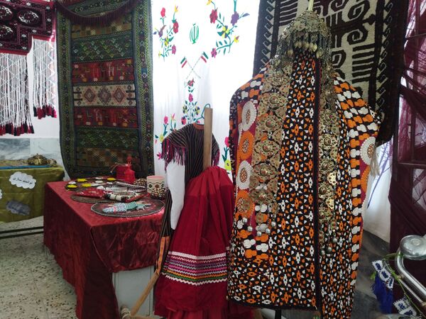  آغاز اردوی تمشک در شهرستان راز و جرگلان 