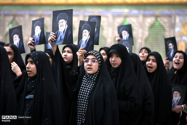 برگزاری همایش بزرگ جمع‌خوانی دانش‌آموزان با اجرای سرود و نوحه حماسی «باید برخاست» -2
