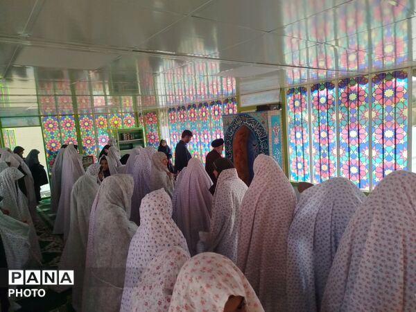 جلسه گفتمان دینی در دبیرستان نمونه وکیلی ۱۰