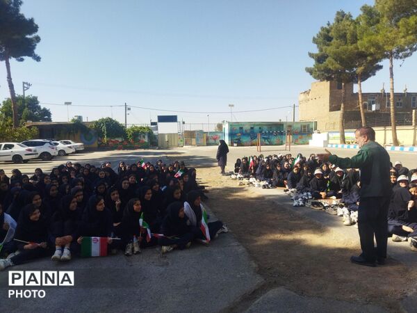 روایتگر جنگ در دبیرستان مجید دهنوی 