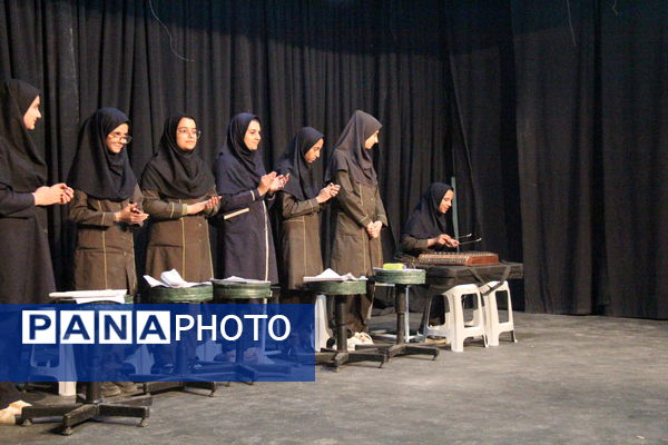 جشنواره هنرهای نمایشی در شریف الدین علی در شهر یزد