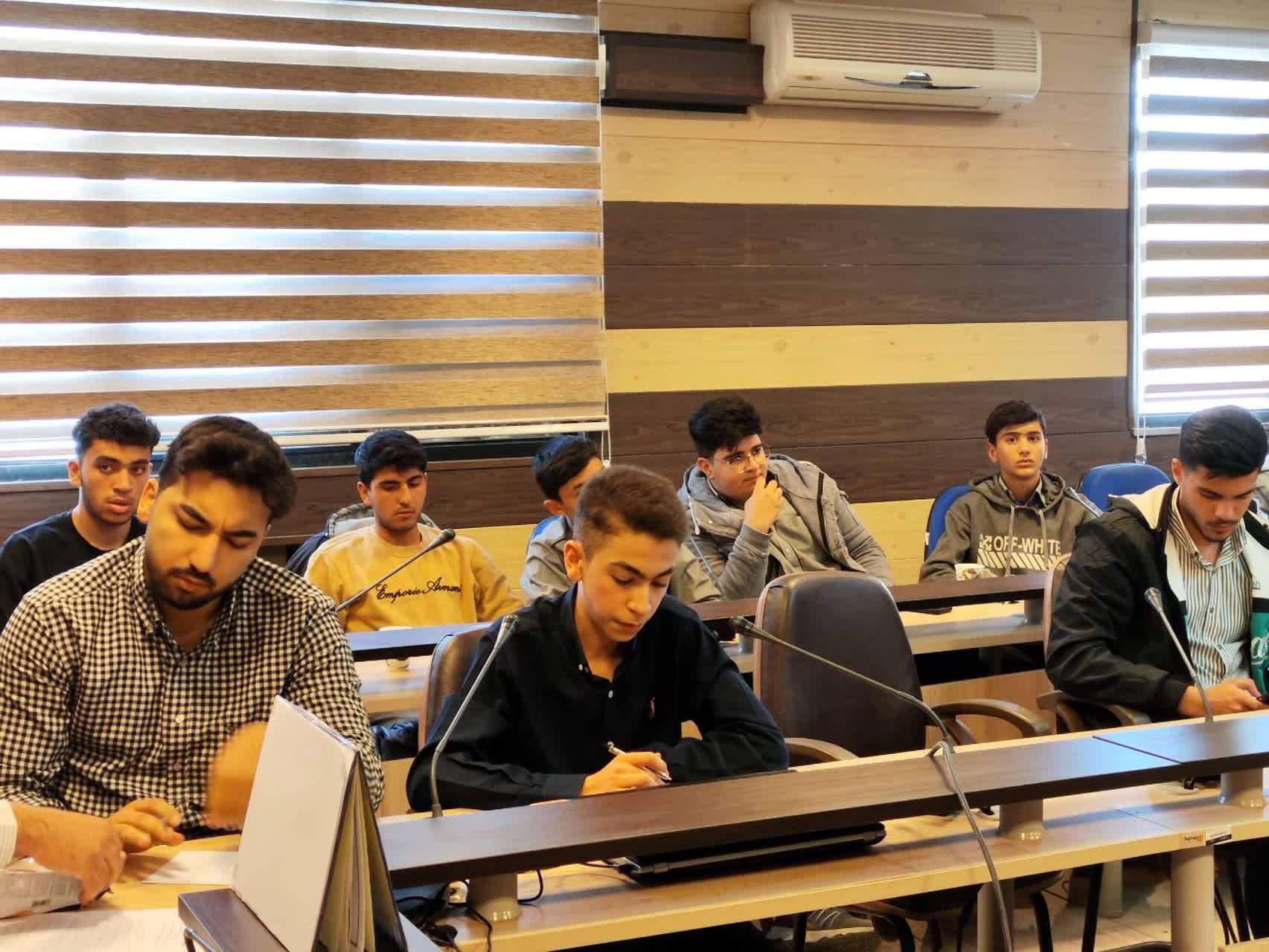 لزوم توجه جدی به ظرفیت‌های دانش‌آموزی در حوزه درآمدزایی و بازسازی فضاهای آموزشی