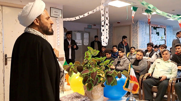 گرامیداشت دهه فجر در آموزشگاه بحرالعلوم معمولان