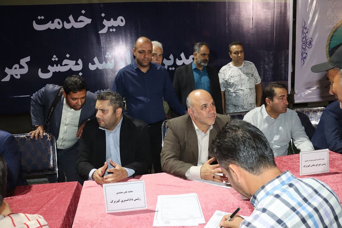 میز خدمت مدیران ارشد بخش کهریزک در تجمعات مردمی شبانه