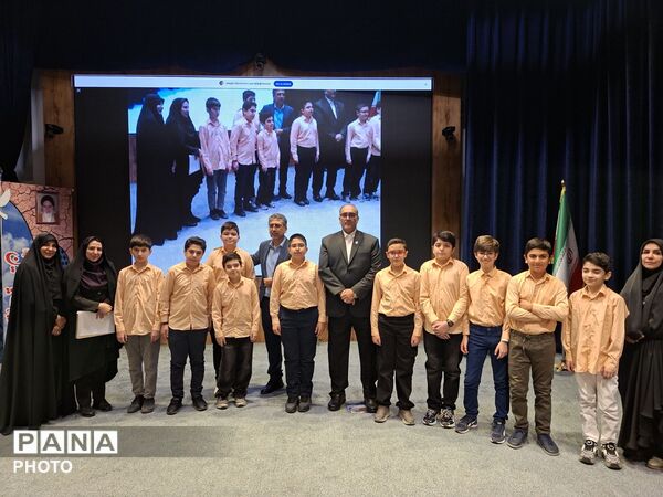 درخشش دانش‌آموزان منطقه ۳ در اختتامیه استانی جشنواره فرهنگی و هنری «امید فردا»