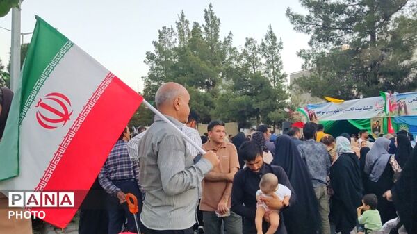  کیک ۱۴ متری کام شهروندان را شیرین کرد