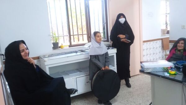 تبریک روز پرستار به کارکنان درمانگاه و خانه بهداشت روستای فدافن 