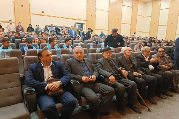 همایش بدرقه‌ دانش‌آموزان منتخب سازمان دانش‌آموزی به عمره‌ مفرده دانش‌آموزی