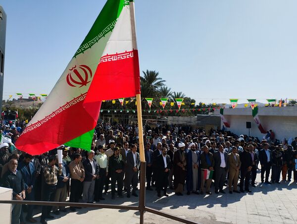 حضور مردم همدل حاجی آباد در راهپیمایی ۲۲ بهمن