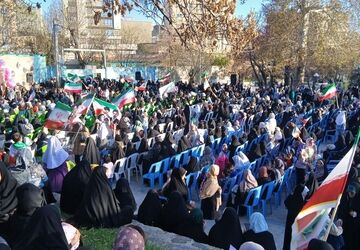 برگزاری جشن باشکوه به مناسبت روز دختر و به یاد دختران شهیده میناب در شهرستان تویسرکان