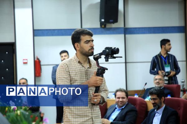 نشست صمیمی مدیران رسانه با استاندار قم