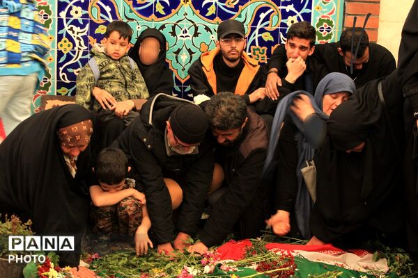 تشییع پیکر خانوداه شهید دکتر حسین طاهری در پردیس