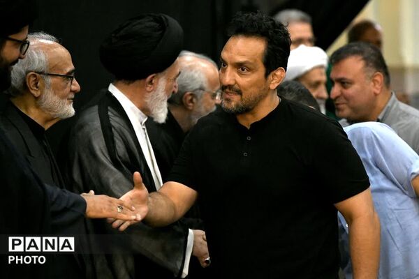 مراسم یادبود شهدای خانواده رهبر شهید در حرم حضرت عبدالعظیم حسنی علیه السلام 