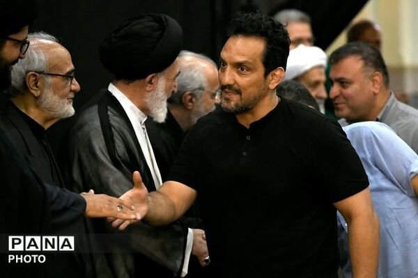 مراسم یادبود شهدای خانواده رهبر شهید در حرم حضرت عبدالعظیم حسنی علیه السلام 