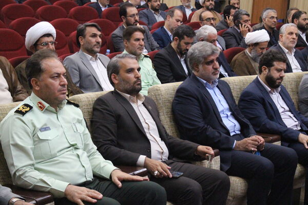 جلسه شورای اداری استان تهران با حضور وزیر کشور به‌مناسبت هفته معلم