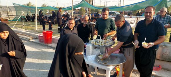 قدم‌های عاشقی در مسیر اربعین