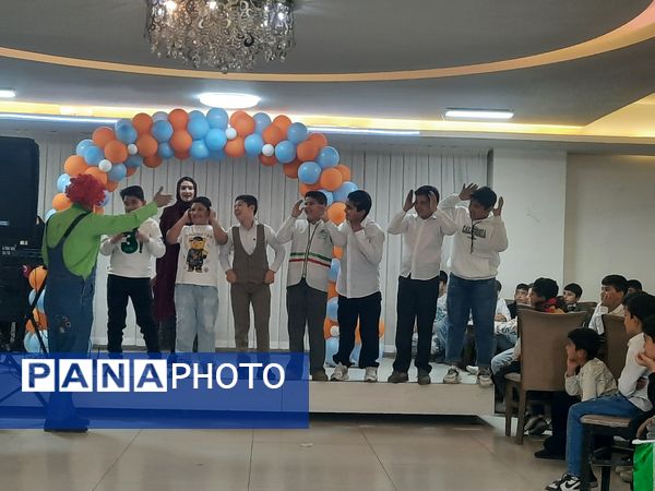 جشن روز دانش‌آموز در مدرسه معلم آشخانه 