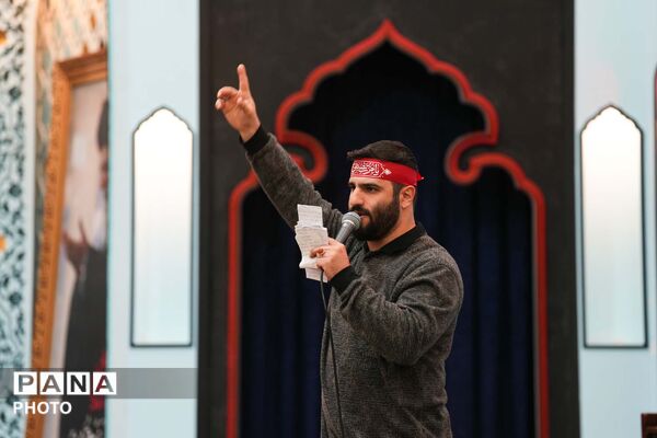 اجتماع بانوان انقلابی به مناسبت چهلم قائد امت و شهدای میناب در مسجد جمکران 