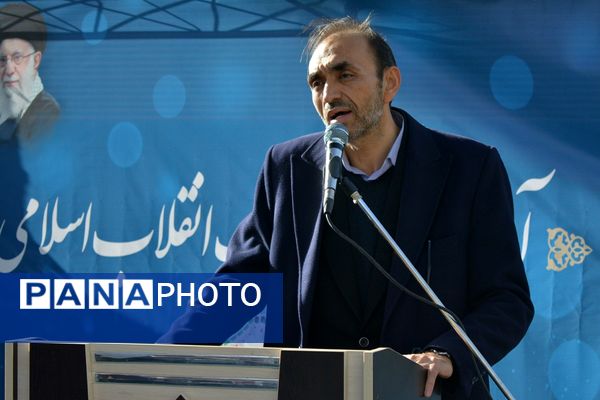 طنین زنگ انقلاب در بهارستان‌دو 