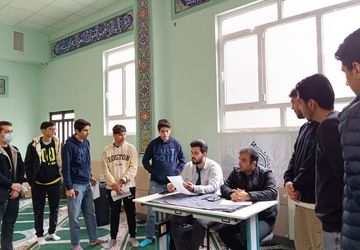  برگزاری مناظره دانش‌آموزی در دبیرستان ابن‌سینا رودهن 