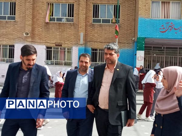 بازدید معاون پرورشی اداره آموزش و پرورش شهرستانهای تهران از نزدیک با مشکلات و چالش های مدرسه شهید رستمی