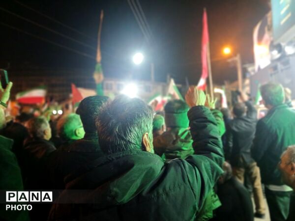 حماسه حضور دانش‌آموزان و فرهنگیان کردکوی در شب اربعین قائد امت
